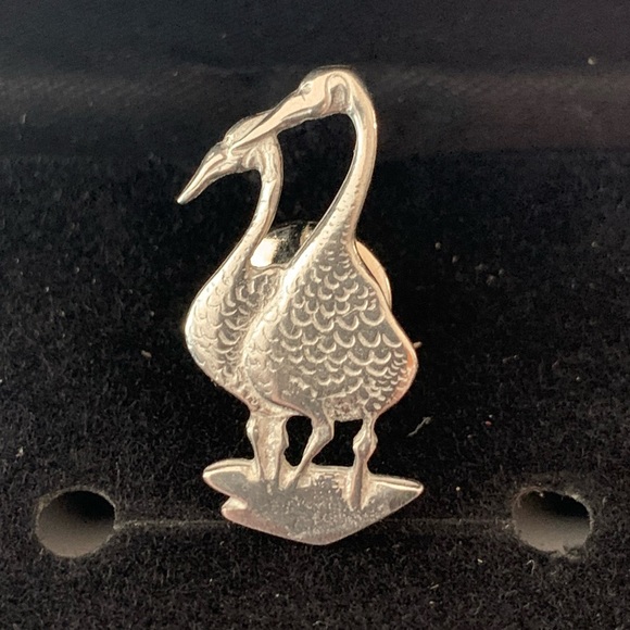 P Buckley moss lapel pin - Picture 1 of 3